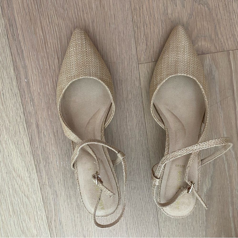 Anne Klein Ivette Brand New! Never worn tan woven with 2.25" flared kitten heel - Picture 2 of 10